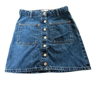 Girl Zara skirt, denim with buttons up the front. 2 front/back pockets Sz 13/14